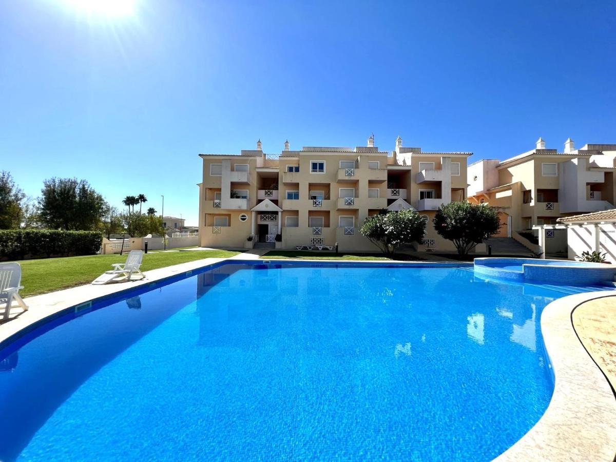 Albufeira Valley 1 With Pool By Homing Exterior foto